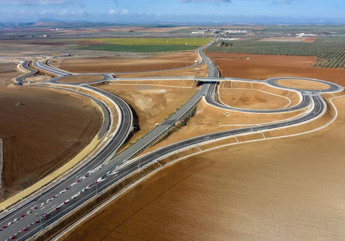 La terminal del tren en el Puerto Seco de Antequera echa a andar